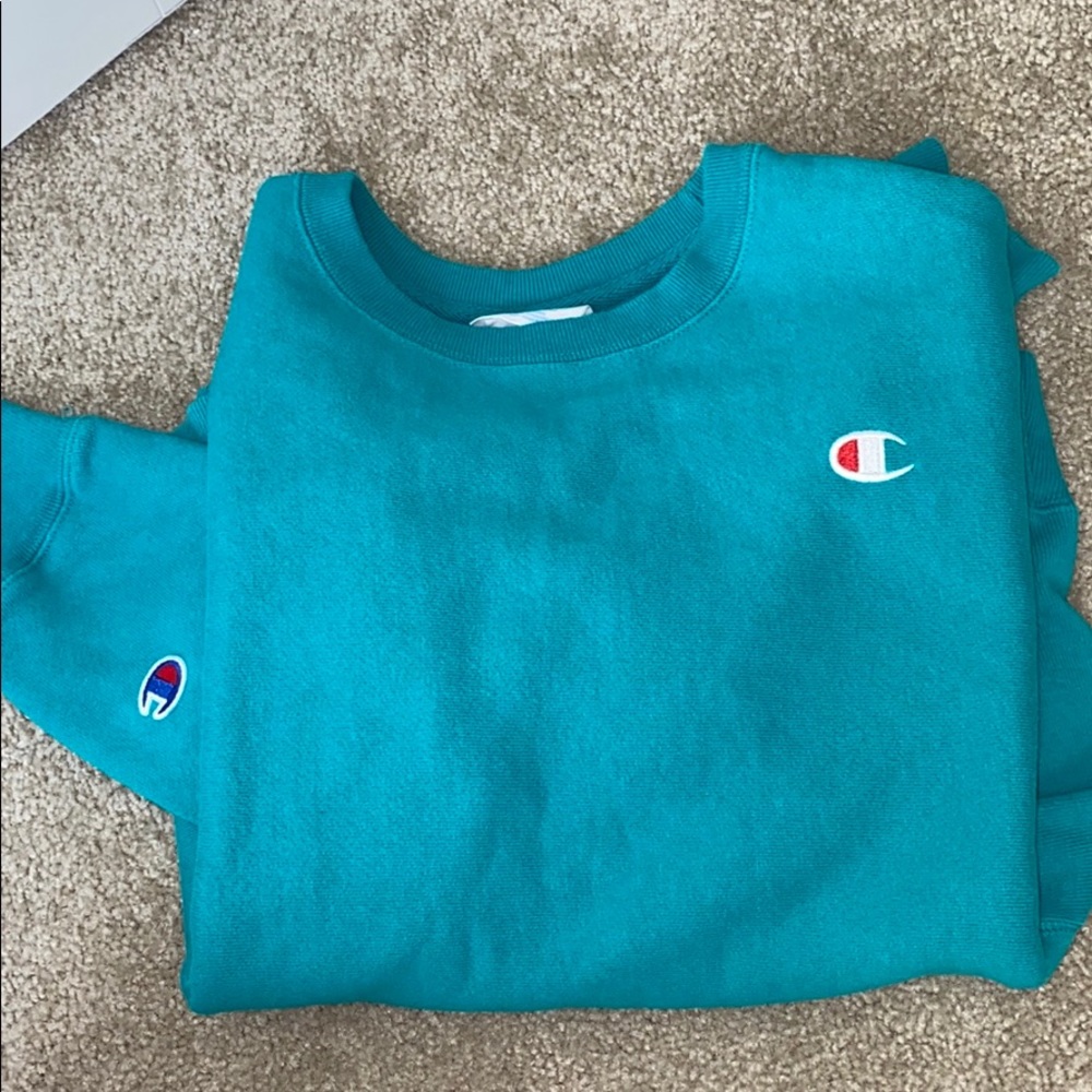 CHAMPION CREWNECK WORN ONCE